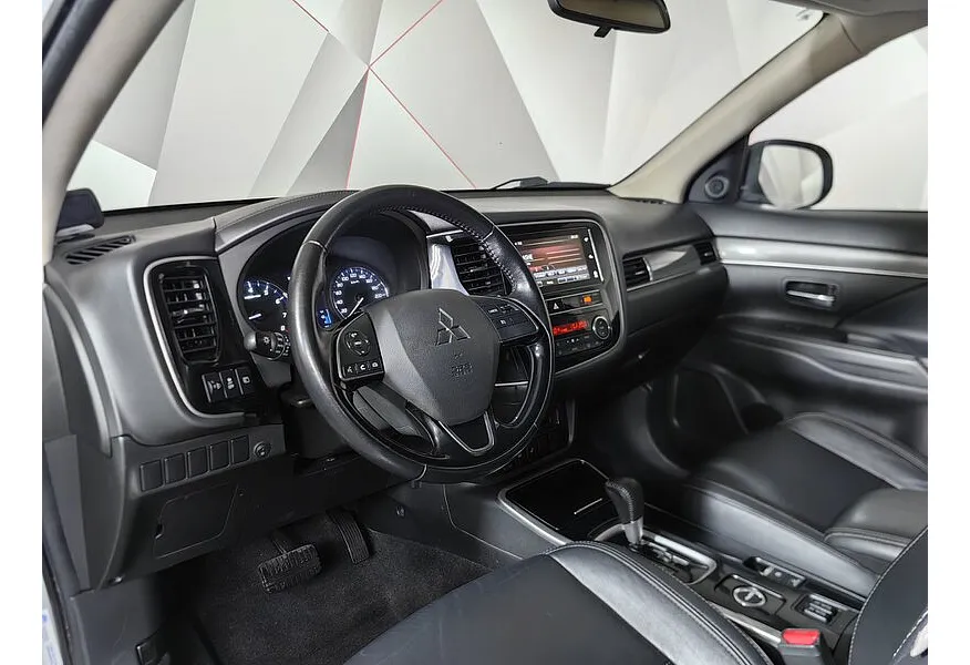 Mitsubishi Outlander 2.0 CVT 4WD (146 л.с.) Серебристый в АВИЛОН. Слайд №19