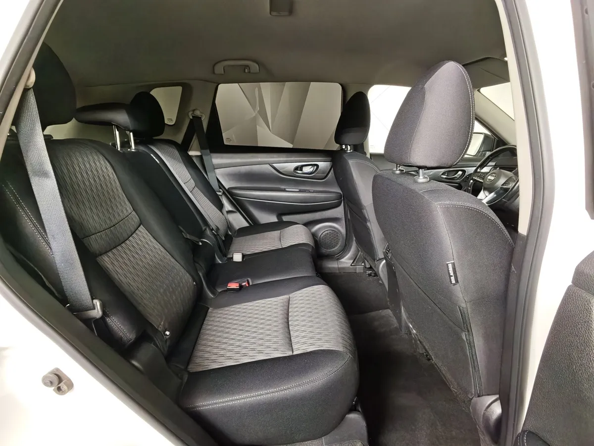 Nissan X-Trail 2.5 CVT AWD (171 л.с.) Белый в АВИЛОН. Слайд №15