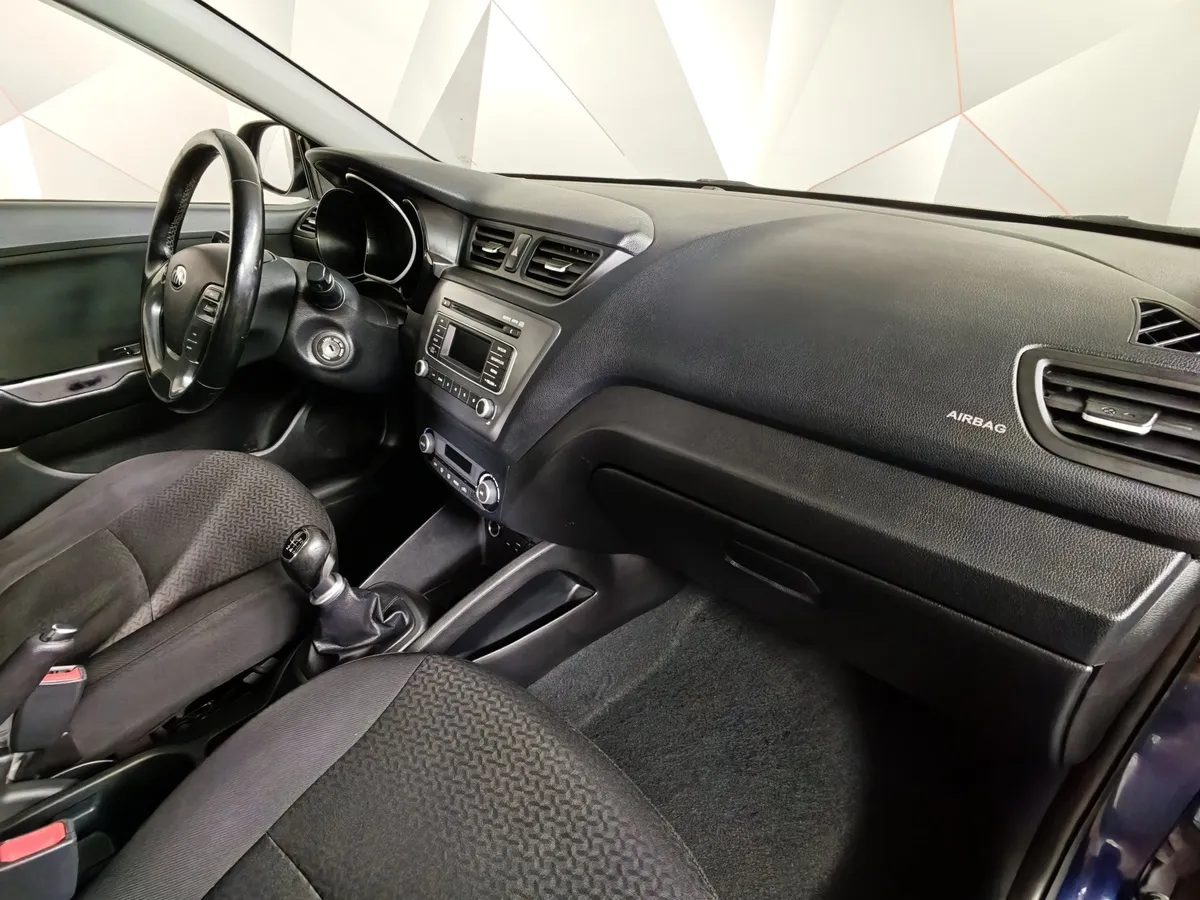 Kia Rio 1.6 6MT (123 л.с.) Синий в АВИЛОН. Слайд №13