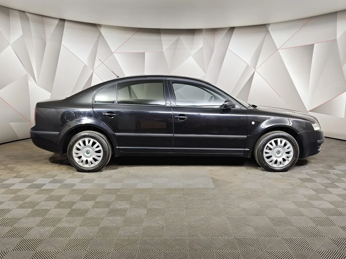 Skoda Superb 1.8T MT (150 л.с.) Черный в АВИЛОН. Слайд №6
