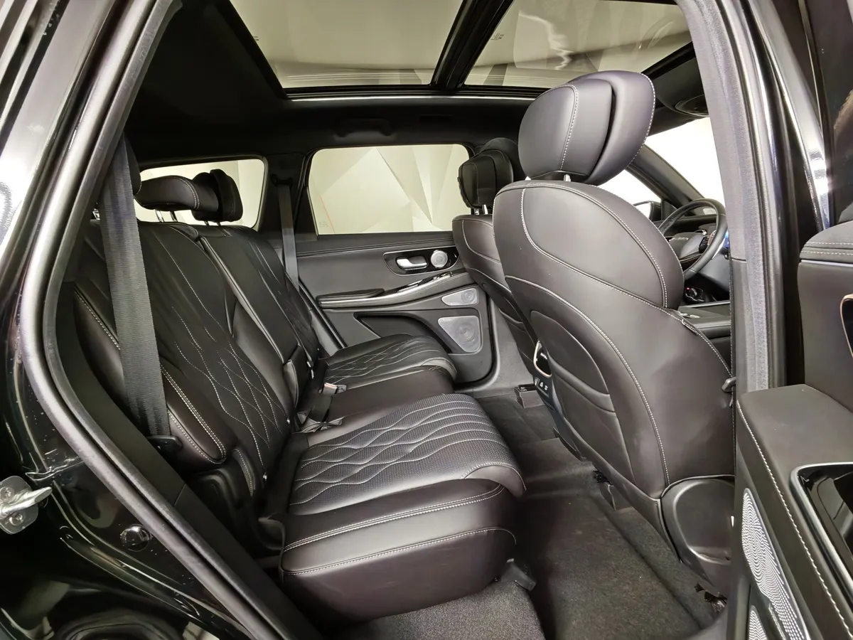EXEED VX 2.0 AT AWD (249 л.с.) 7 мест President Черный в АВИЛОН. Слайд №16