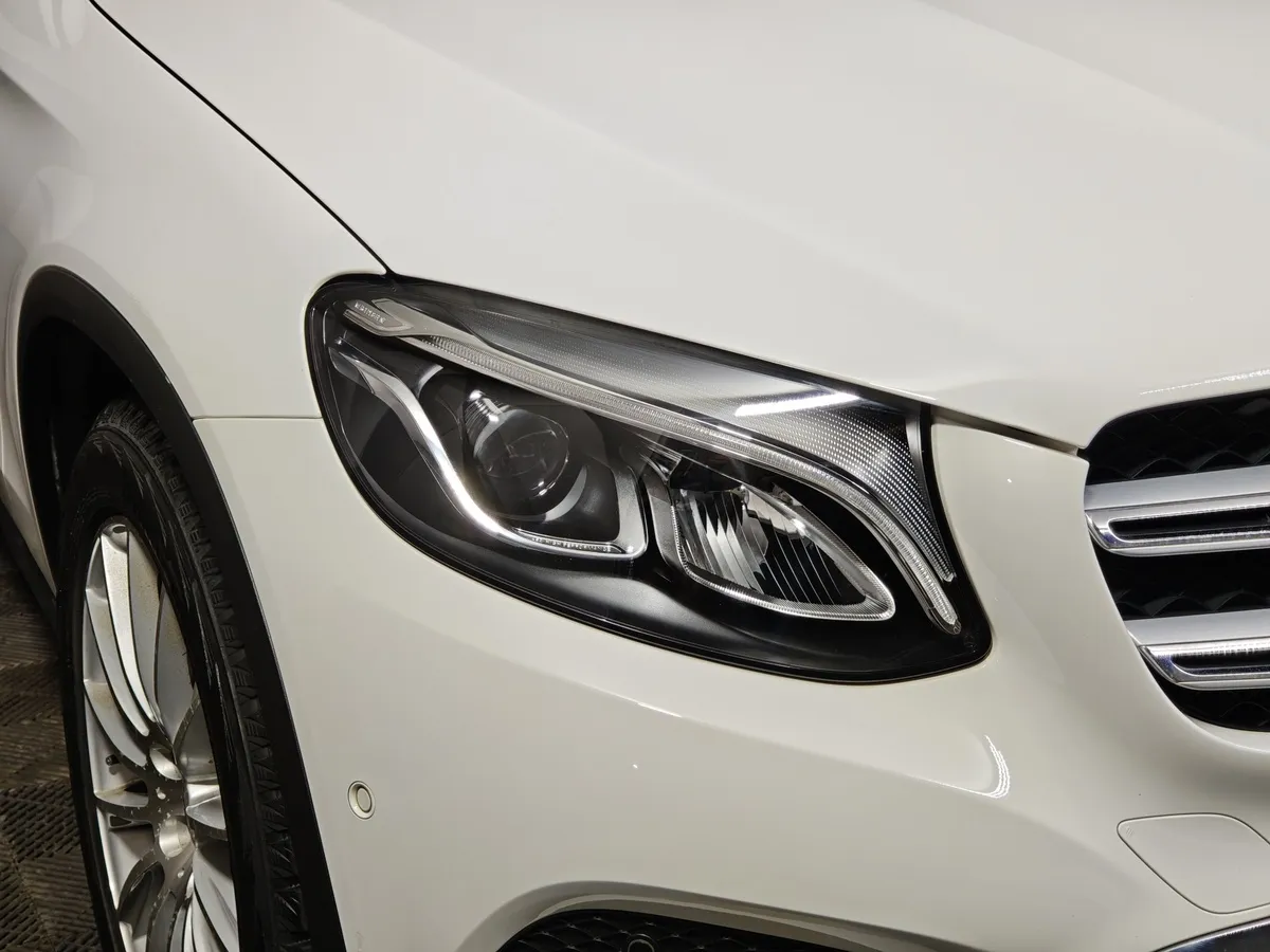 Mercedes-Benz GLC 250 9G-TRONIC 4MATIC (211 л.с.) Premium Белый в АВИЛОН. Слайд №9