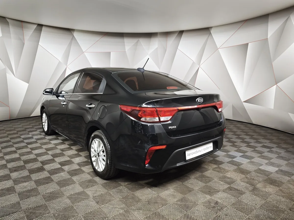 Kia Rio 1.6 AT (123 л.с.) Черный в АВИЛОН. Слайд №4