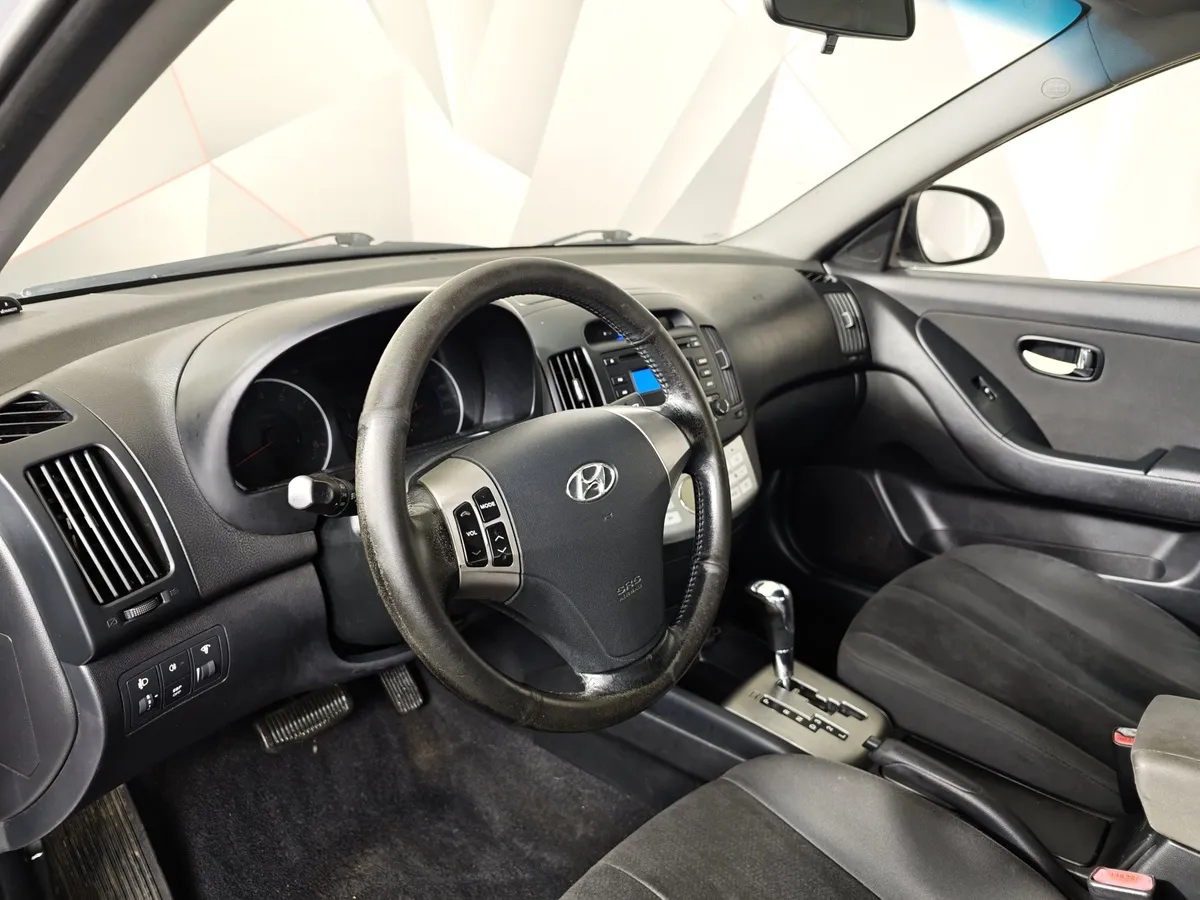 Hyundai Elantra 1.6 AT (122 л.с.) Белый в АВИЛОН. Слайд №17