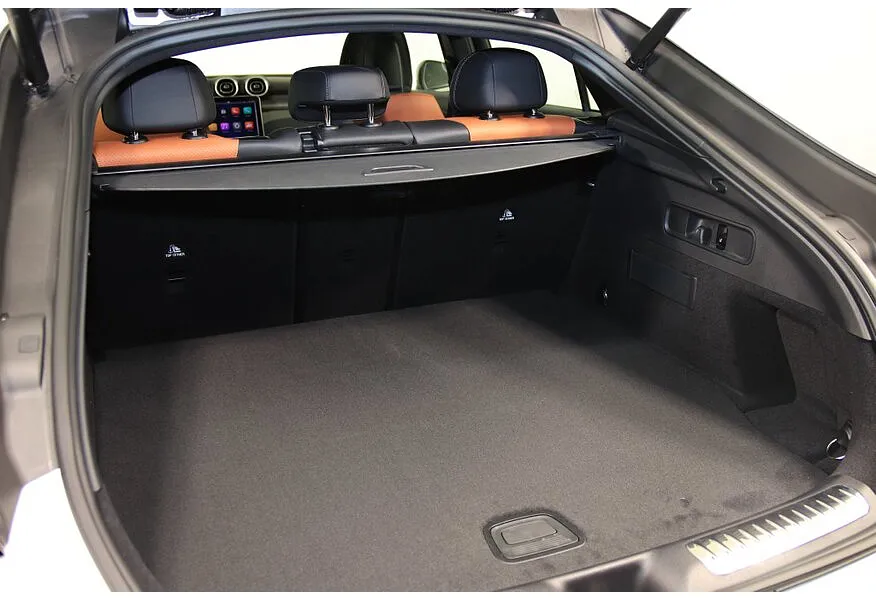 Mercedes-Benz GLC Купе 260 9G-TRONIC 4MATIC (204 л.с.) Белый в АВИЛОН. Слайд №3