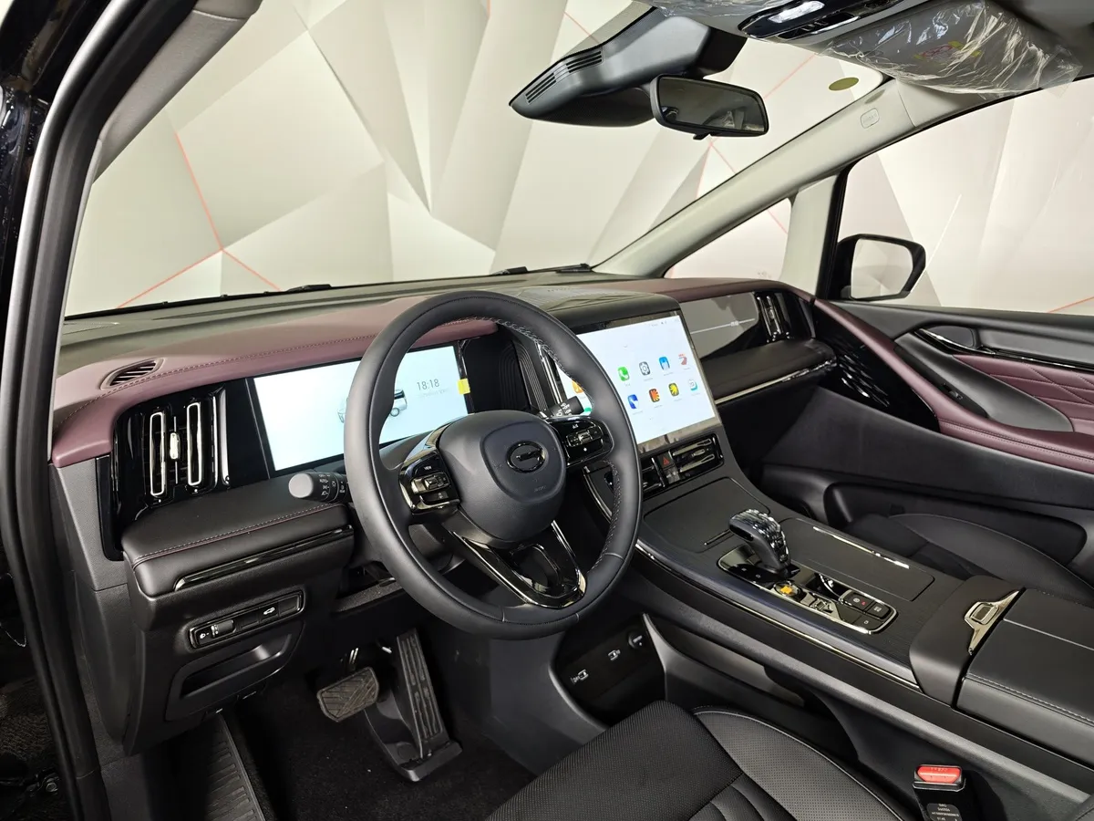 GAC M8 2.0T AT (231 л.с.) 4 места Master Edition Черный в АВИЛОН. Слайд №18