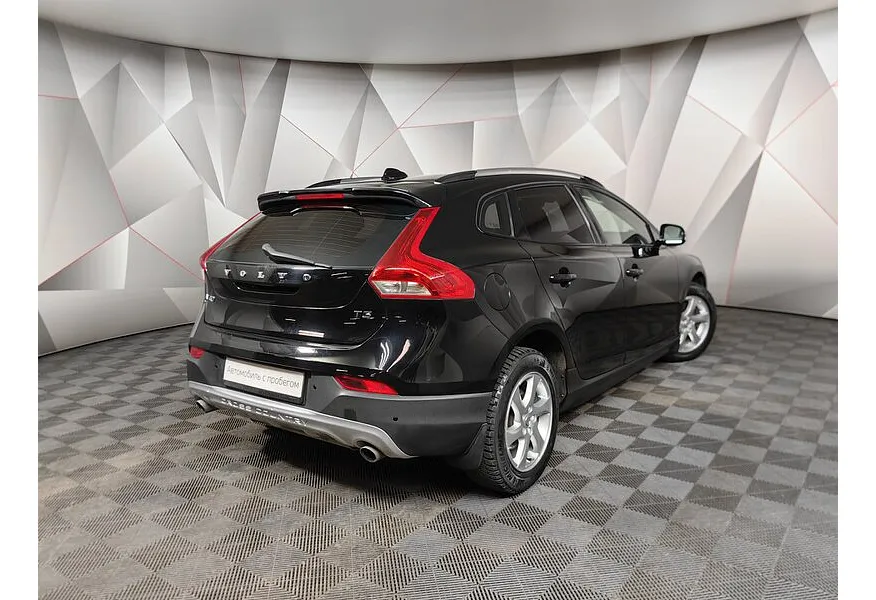 Volvo V40 1.5 T3 Drive-E Geartronic (152 л.с.) Summum Черный в АВИЛОН. Слайд №2