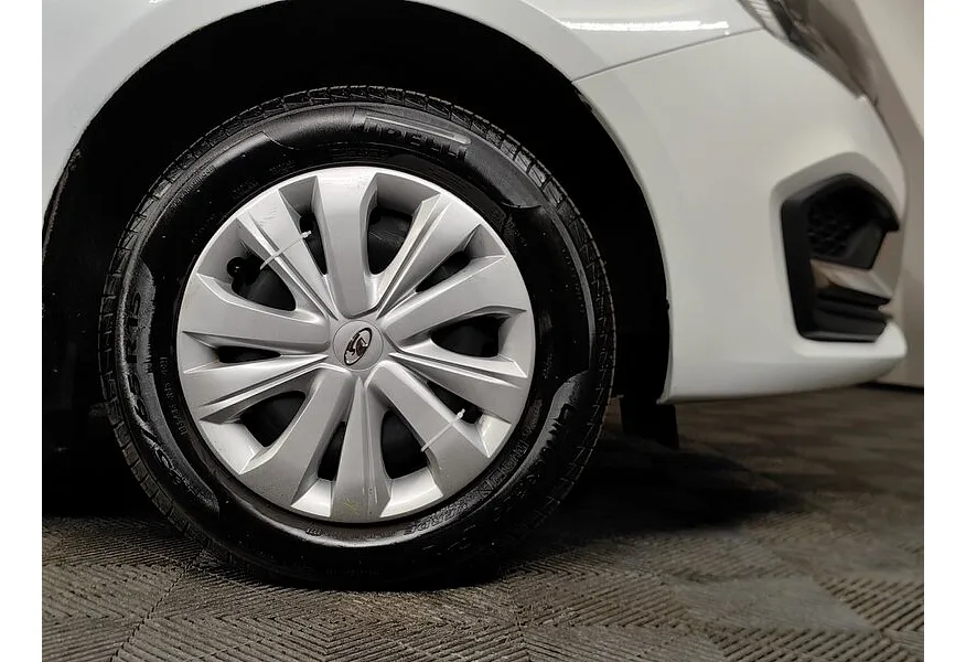 ВАЗ (Lada) Vesta 1.6 MT (106 л.с.) Белый в АВИЛОН. Слайд №9