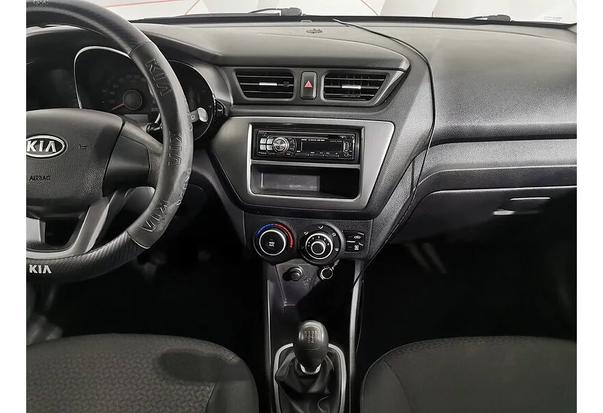 Kia Rio 1.4 MT (107 л.с.) Серебристый в АВИЛОН. Слайд №14