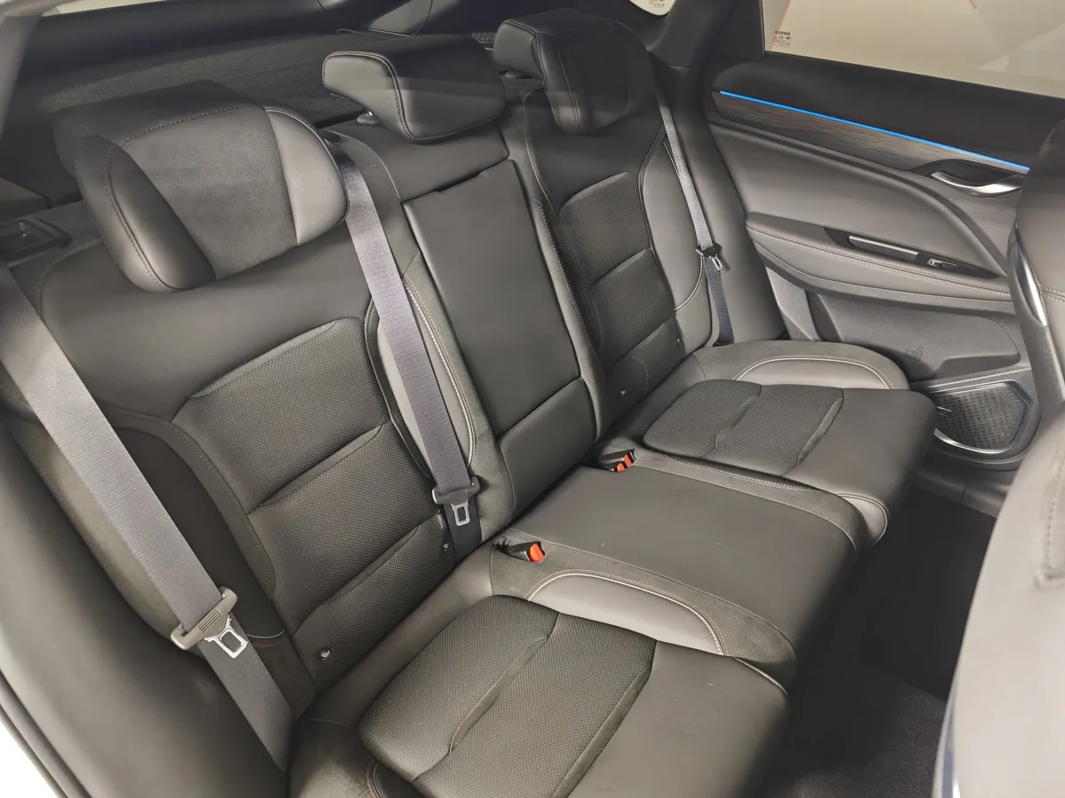 Geely Tugella 2.0 AT AWD (238 л.с.) Flagship Белый в АВИЛОН. Слайд №16
