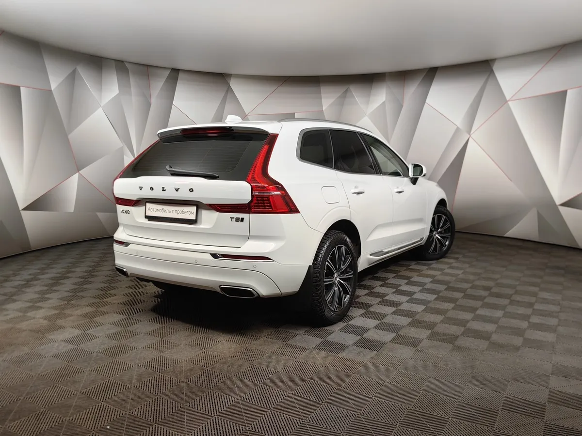 Volvo XC60 2.0 T5 AT AWD (249 л.с.) Momentum Белый в АВИЛОН. Слайд №2