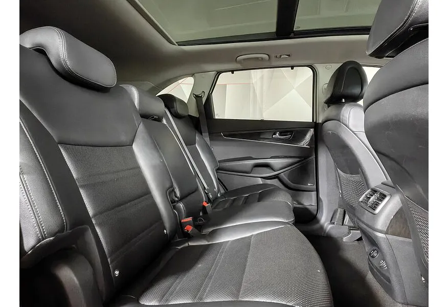 Kia Sorento 2.2 D AT AWD (5 мест) (200 л.с.) Premium Белый в АВИЛОН. Слайд №16