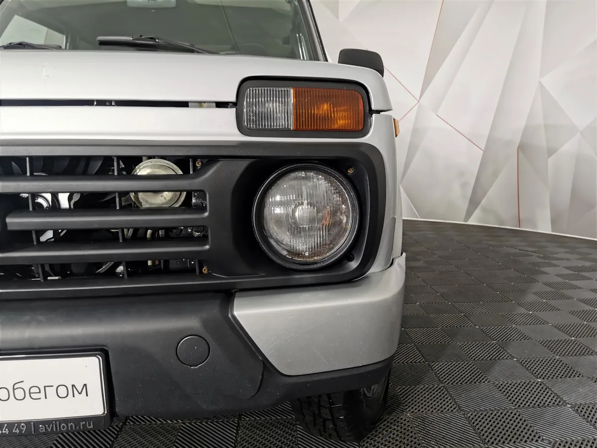 ВАЗ (Lada) 4x4 1.7 MT 8 кл. (Евро-4) (83 л.с.) Серебристый в АВИЛОН. Слайд №9