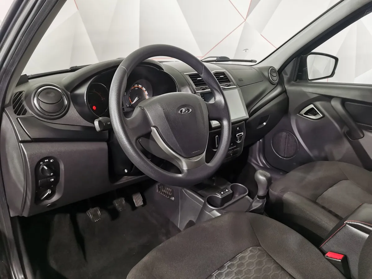 ВАЗ (Lada) Granta 1.6 MT 16кл (98 л.с.) Черный в АВИЛОН. Слайд №18