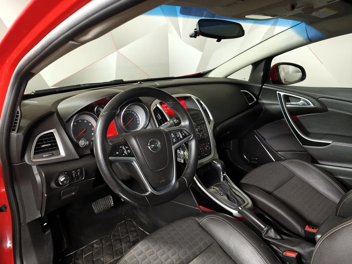Opel Astra 1.6 Turbo AT (170 л.с.) Sport Красный в АВИЛОН. Слайд №15