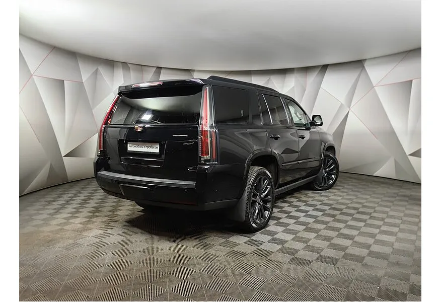 Cadillac Escalade 6.2 V8 AT AWD (420 л.с.) Sport Platinum Черный в АВИЛОН. Слайд №2