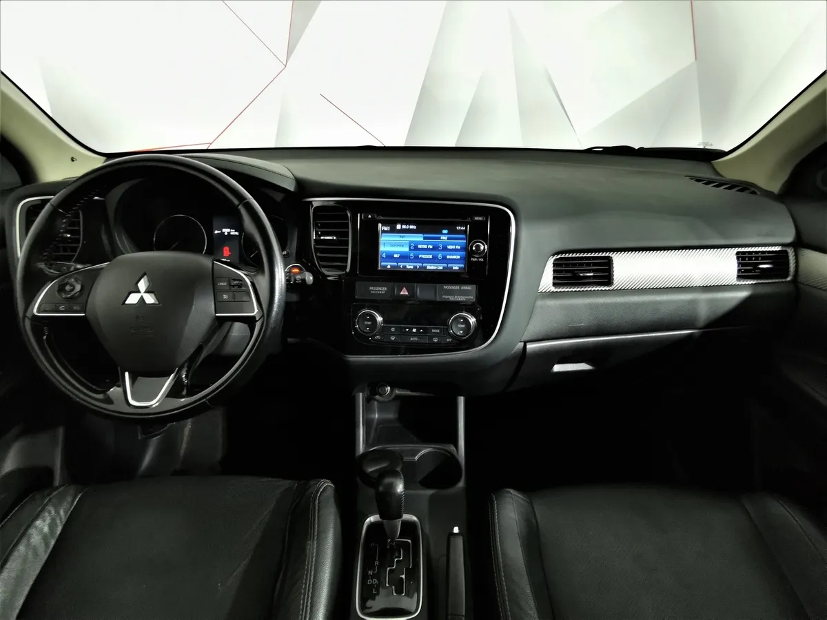 Mitsubishi Outlander 2.0 MIVEC CVT 4WD (146 л.с.) Invite Черный в АВИЛОН. Слайд №13