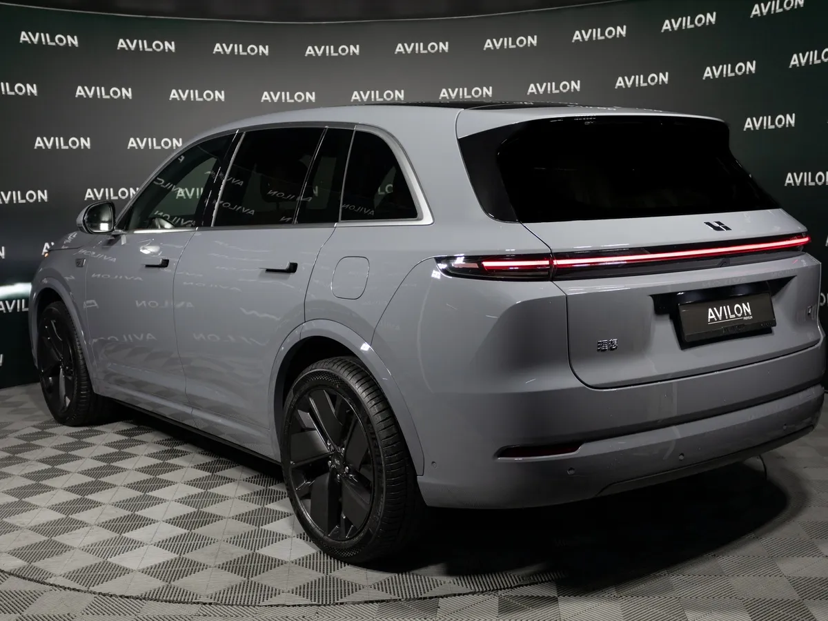 Li Auto L7 1.5 AT 4WD (449 л.с.) Ultra Голубой в АВИЛОН. Слайд №7