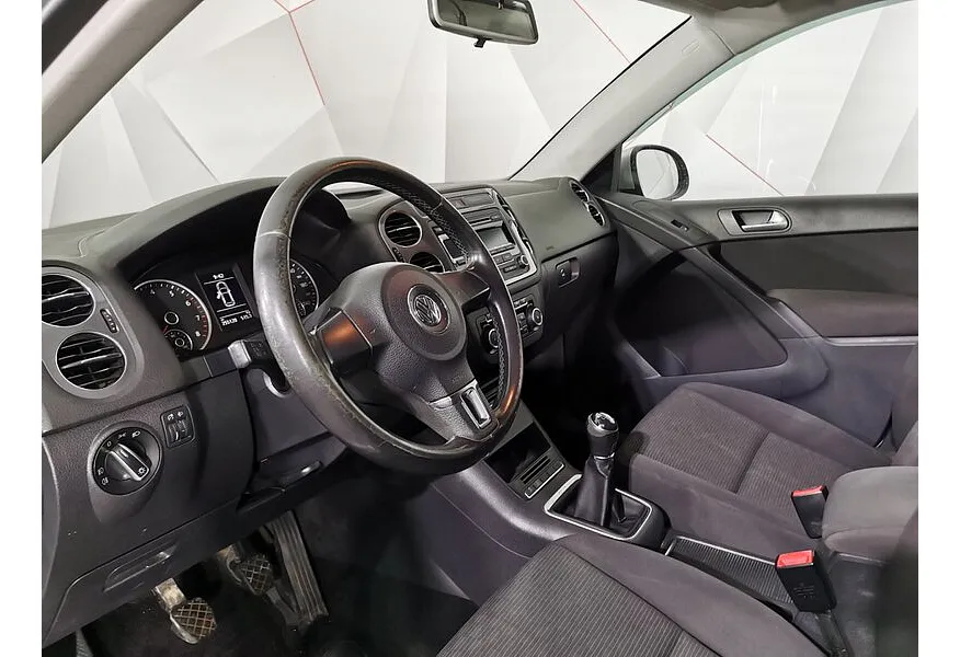 Volkswagen Tiguan 1.4 TSI BlueMotion MT (122 л.с.) Allstar Серебристый в АВИЛОН. Слайд №19