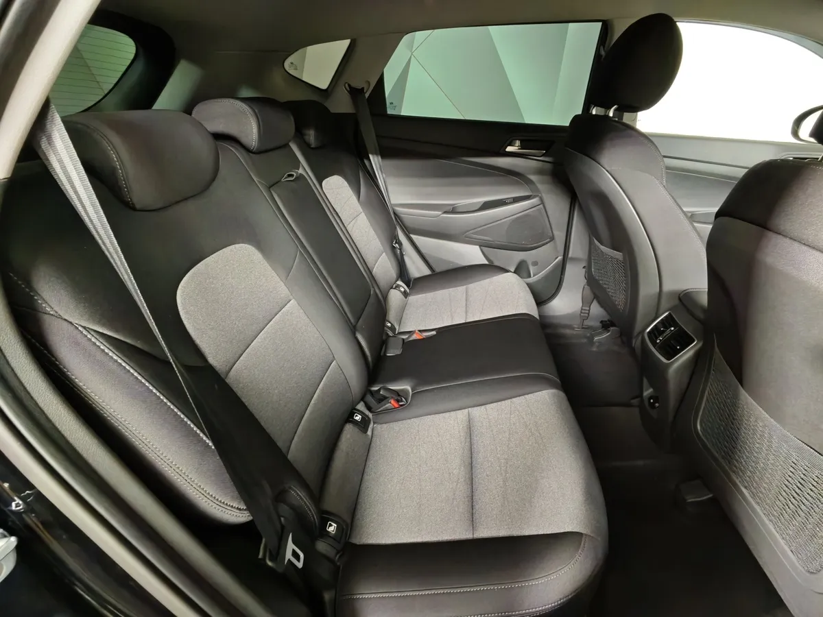 Hyundai Tucson 2.0 (150 л.с.) MPI-6AT-2WD Family Черный в АВИЛОН. Слайд №16