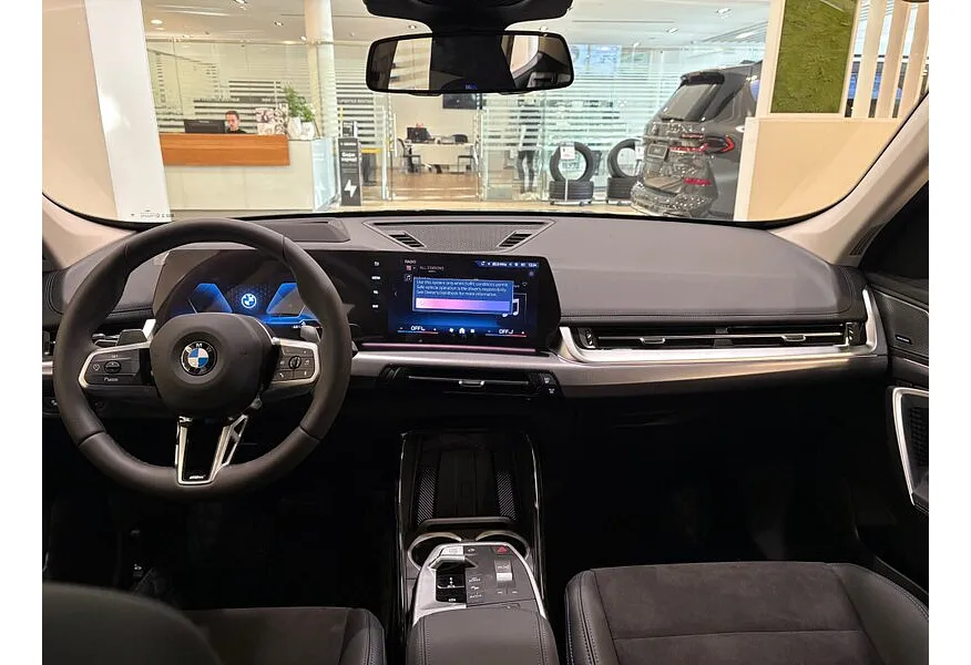 BMW X1 xDrive25 Li (204 л.с.) Серый в АВИЛОН. Слайд №6