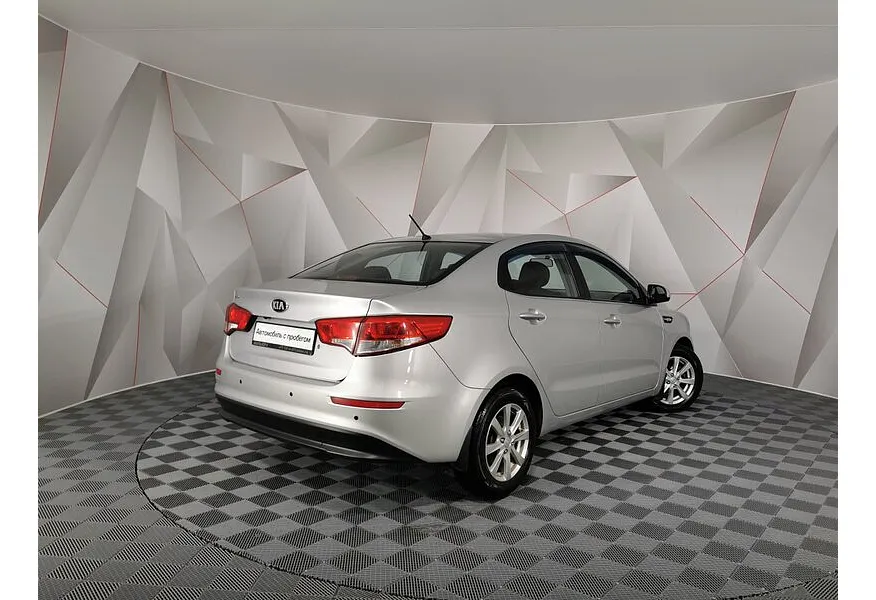 Kia Rio 1.4 AT (107 л.с.) Серебристый в АВИЛОН. Слайд №8