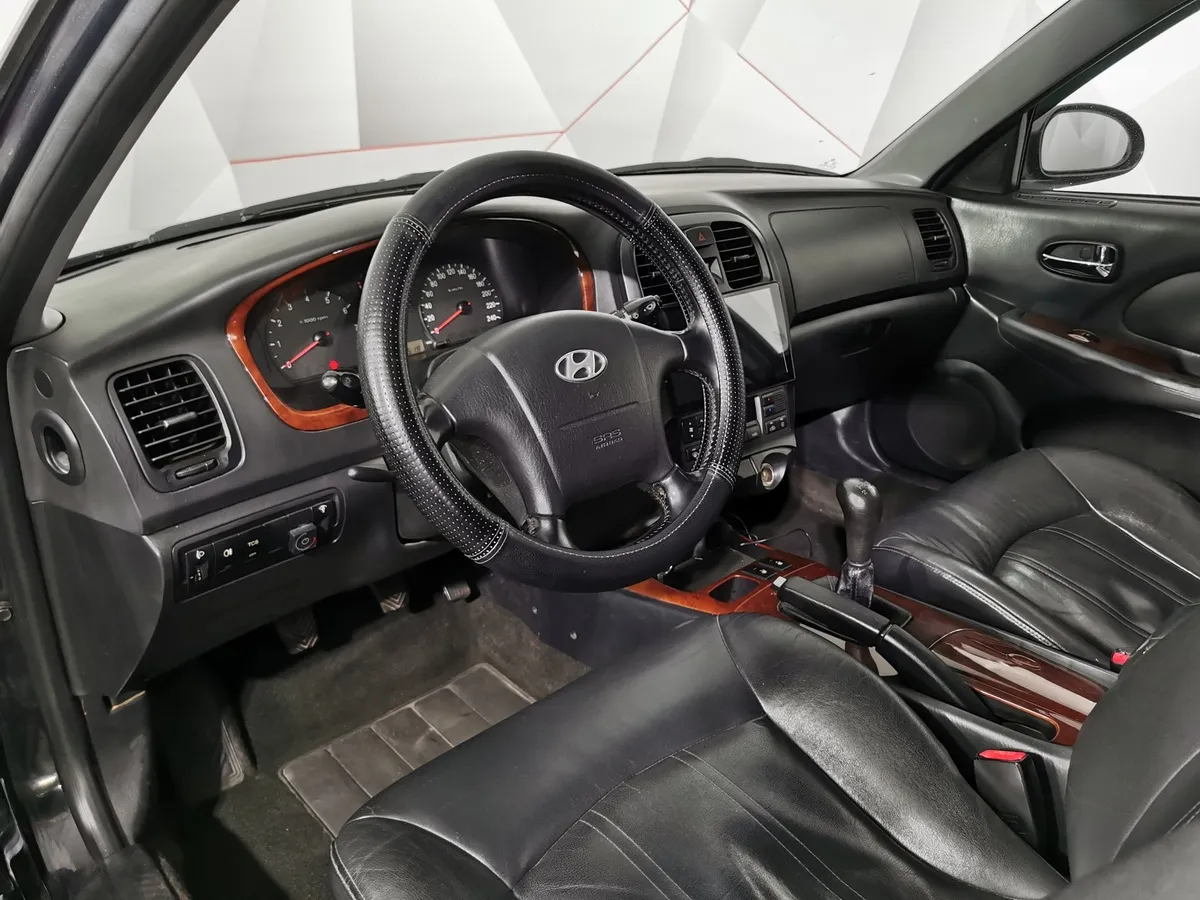 Hyundai Sonata 2.0 MT (137 л.с.) Черный в АВИЛОН. Слайд №17
