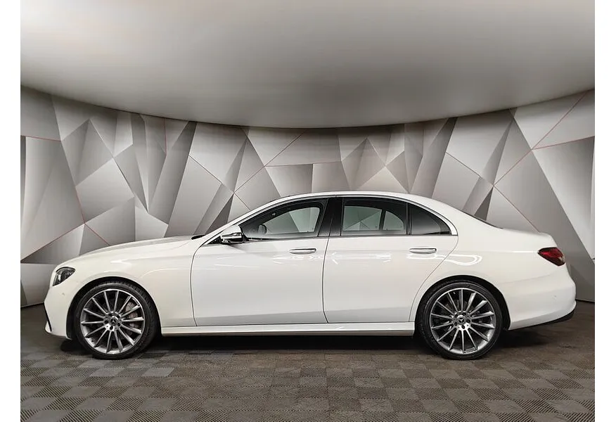 Mercedes-Benz E-Класс E 350 4MATIC 9G-TRONIC (299 л.с.) Белый в АВИЛОН. Слайд №5