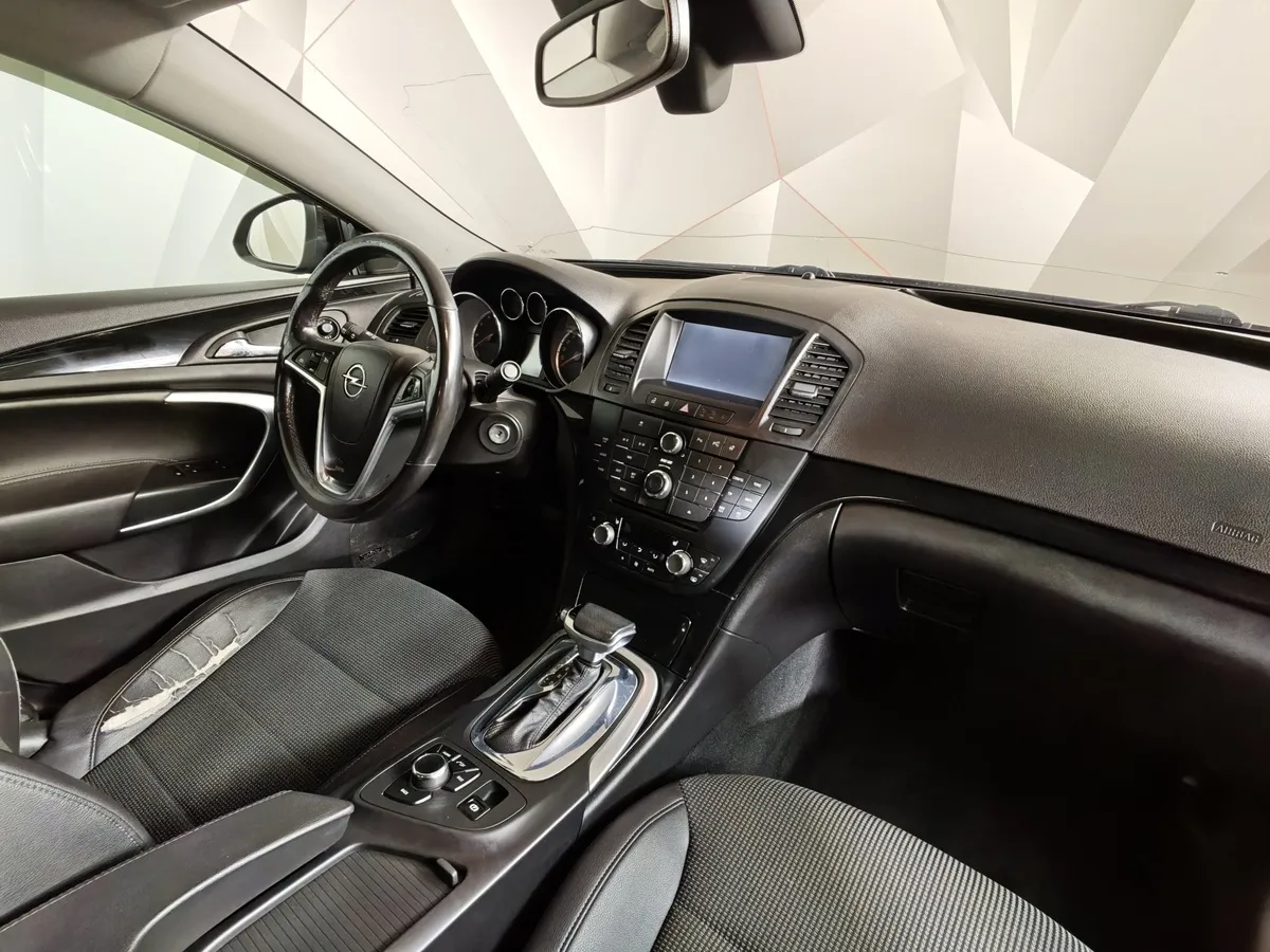 Opel Insignia 2.0 Turbo AT (220 л.с.) Коричневый в АВИЛОН. Слайд №13