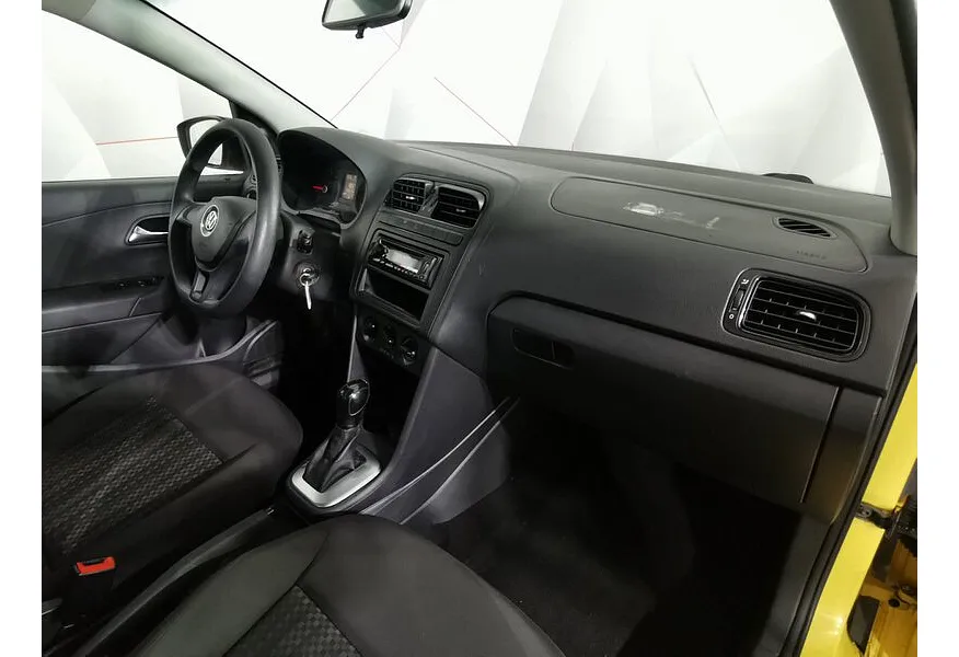 АВИЛОН - Volkswagen Polo 1.6 MPI AT (110 л.с.) Drive Желтый - slide 13