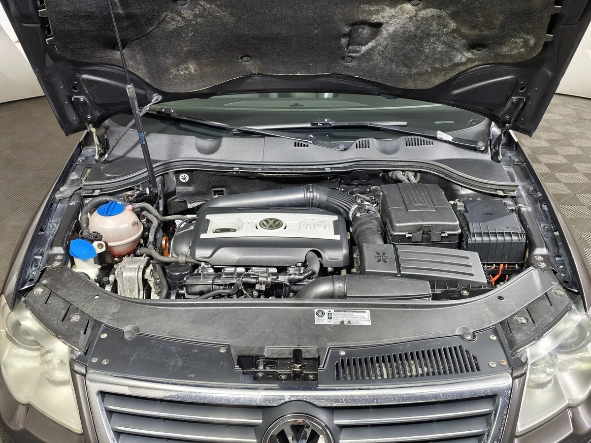 Volkswagen Passat 1.8 TSI AT (160 л.с.) Коричневый в АВИЛОН. Слайд №10