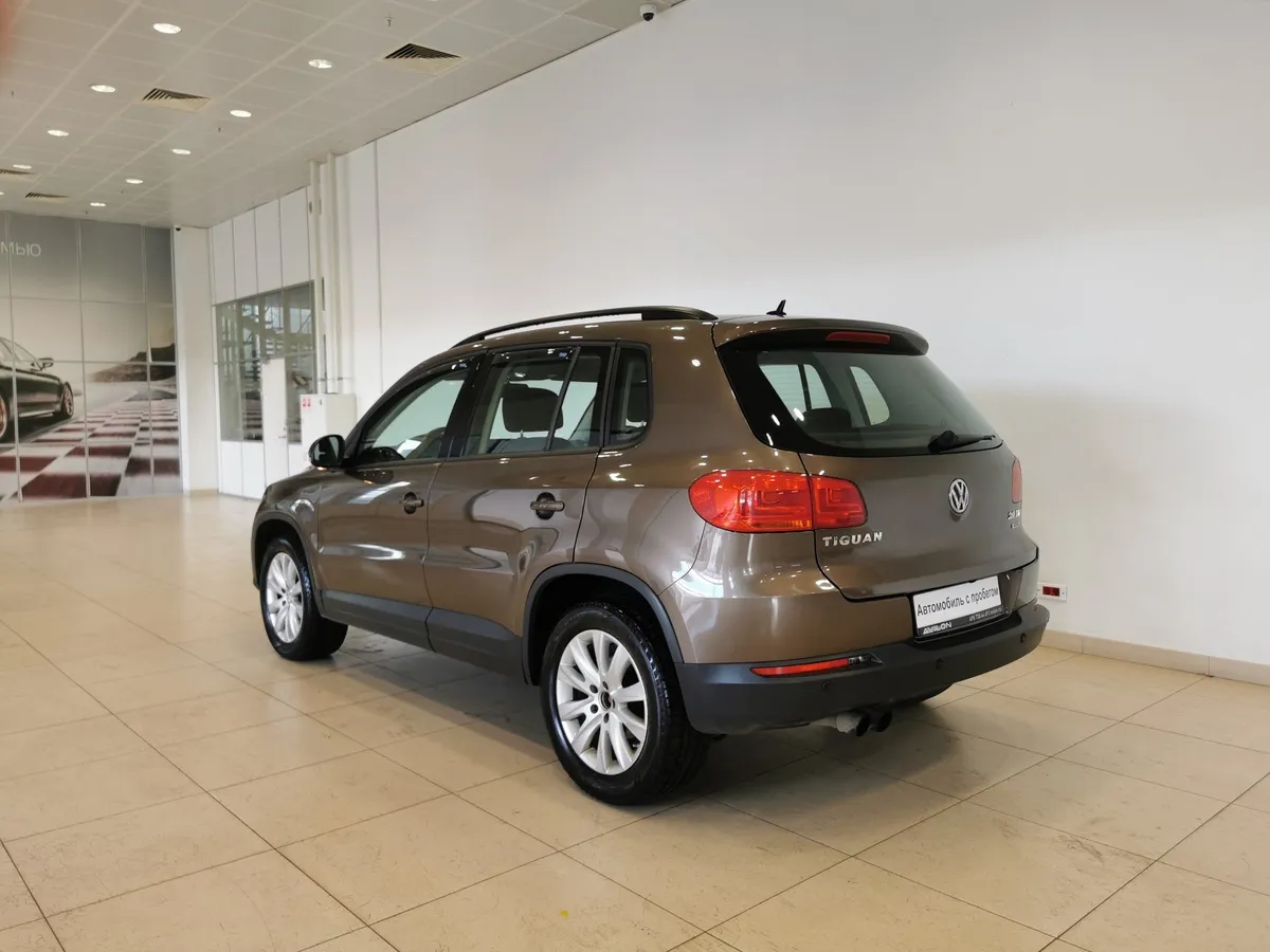 Volkswagen Tiguan 2.0 TDI 4Motion AT (140 л.с.) Track & Field Коричневый в АВИЛОН. Слайд №4