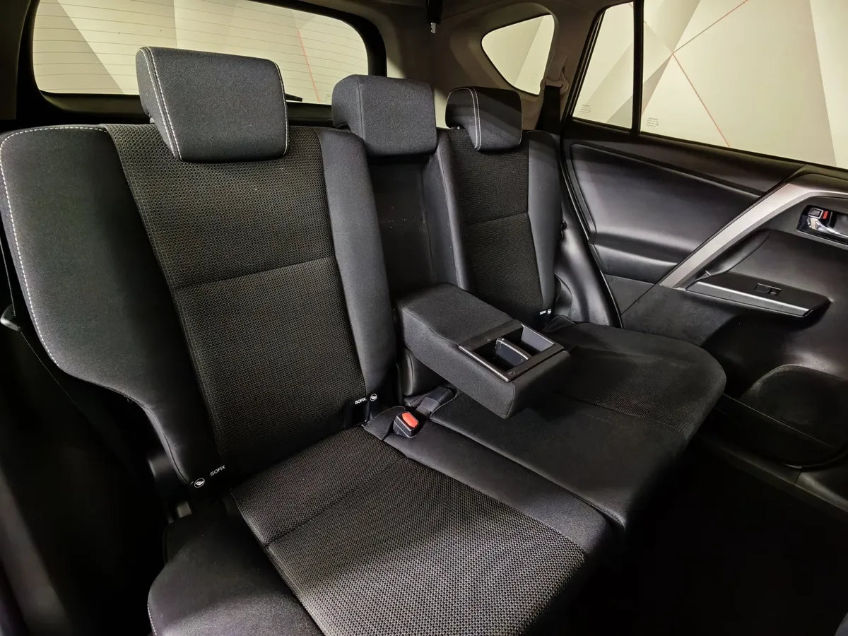 Toyota RAV4 2.0 CVT (146 л.с.) Красный в АВИЛОН. Слайд №16