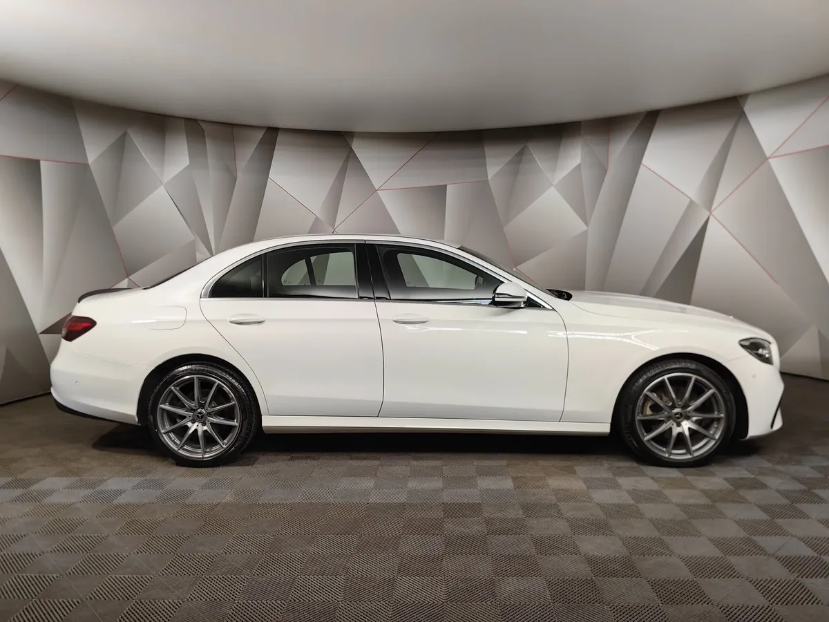 Mercedes-Benz E-Класс E 200 4MATIC 9G-TRONIC (184 л.с.) Sport Белый в АВИЛОН. Слайд №6