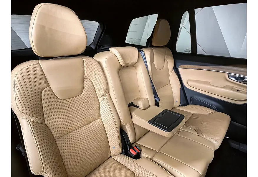 Volvo XC90 2.0 D5 Drive-E AT AWD (235 л.с.) Inscription Коричневый в АВИЛОН. Слайд №17