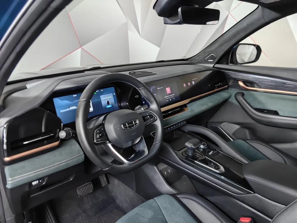 Geely Monjaro 2.0T 8AT 4WD (238 л.с.) Exclusive Синий в АВИЛОН. Слайд №19