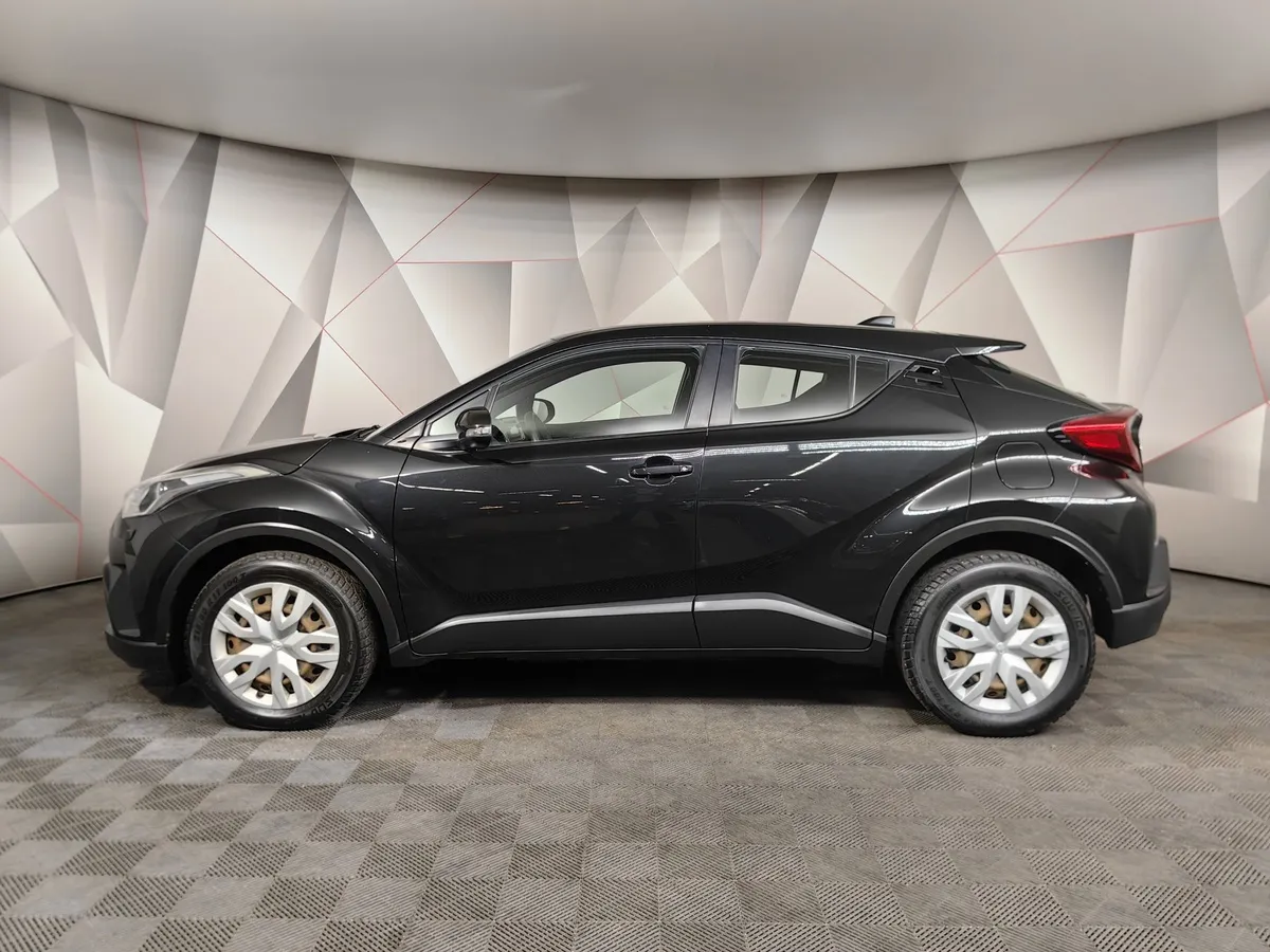Toyota C-HR 1.2 MT (116 л.с.) Черный в АВИЛОН. Слайд №4