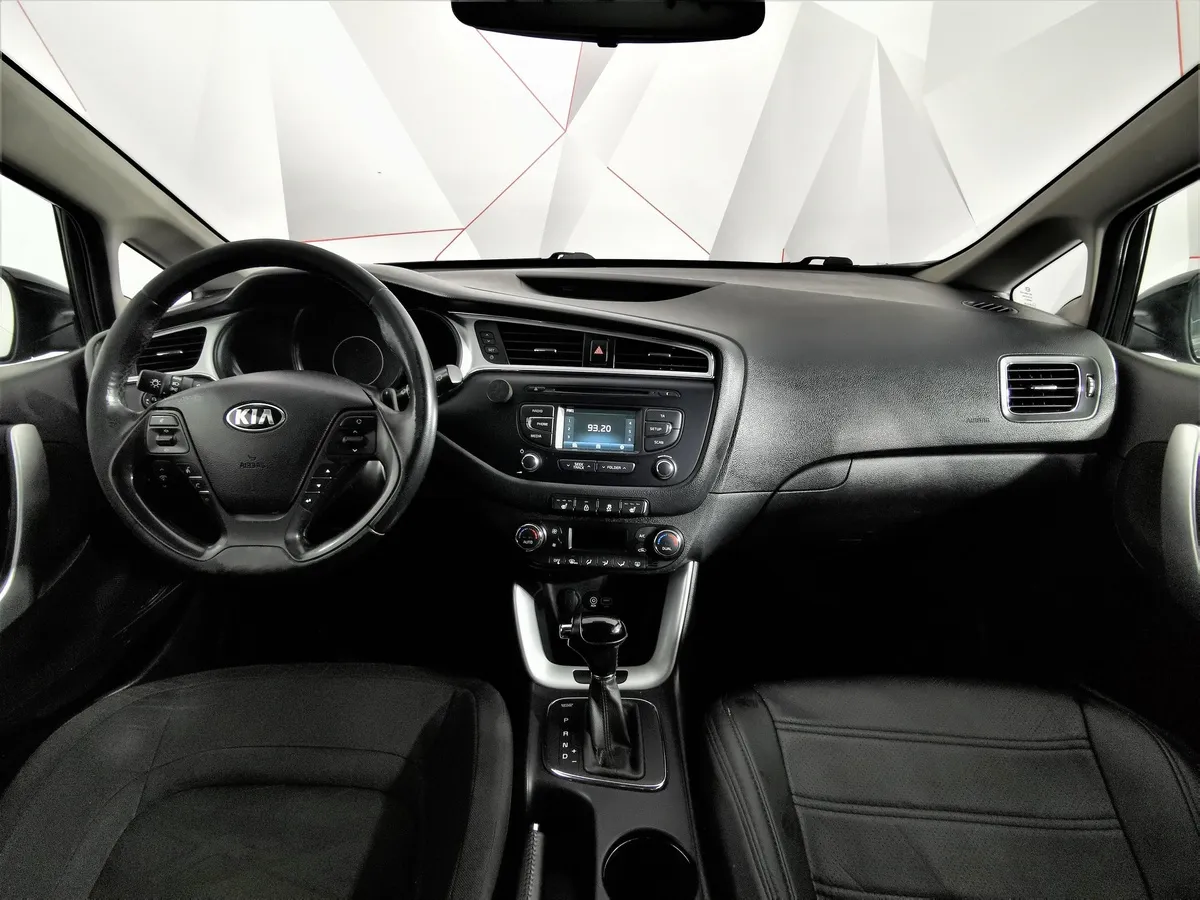 Kia Ceed 1.6 AT (130 л.с.) Luxe RED Line Черный в АВИЛОН. Слайд №13
