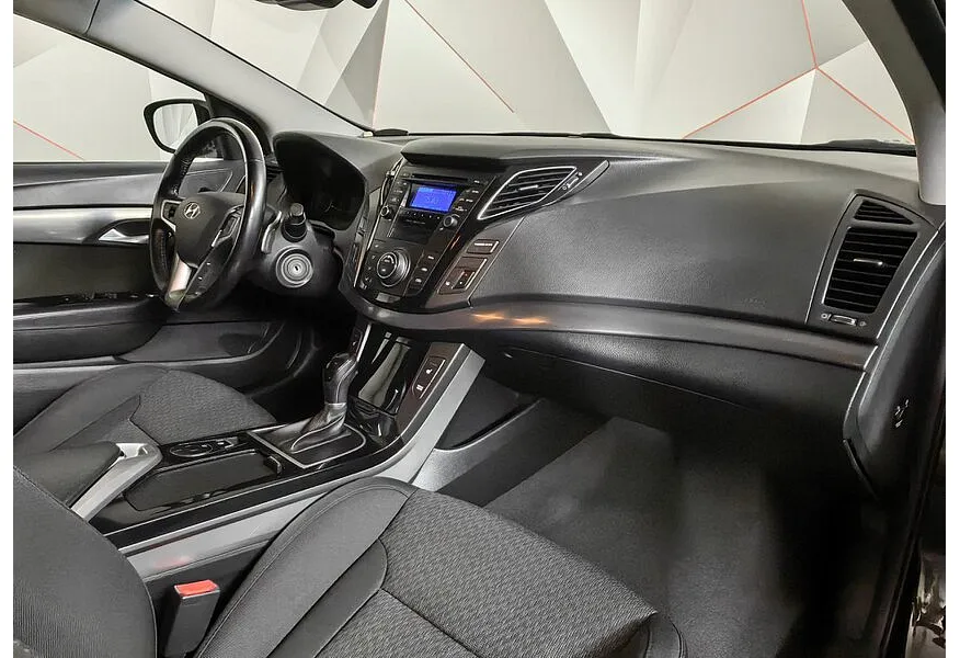 Hyundai i40 2.0 AT (150 л.с.) Active Черный в АВИЛОН. Слайд №12
