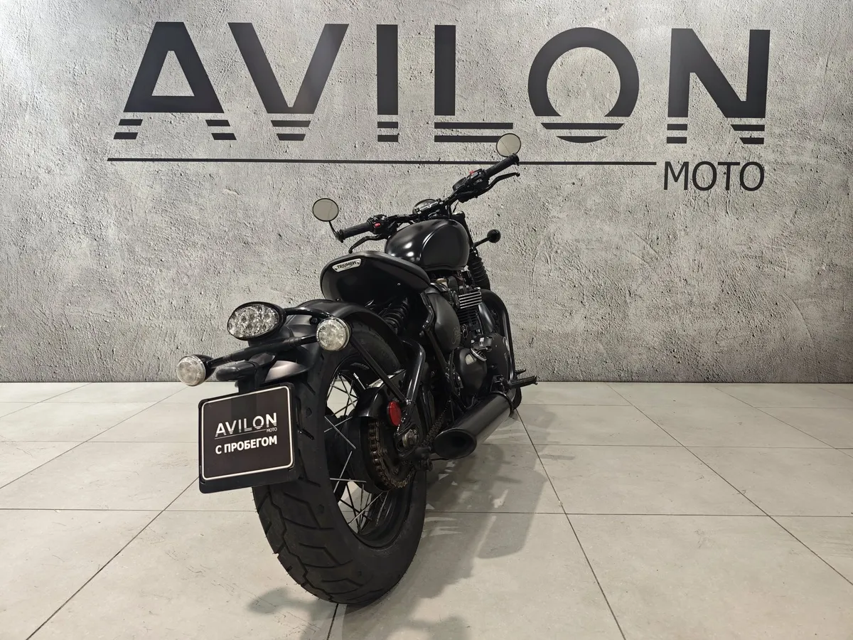 Triumph Bonneville Bobber 1 200 см³ (78 л.с.) (78) 1200 Черный в АВИЛОН. Слайд №5