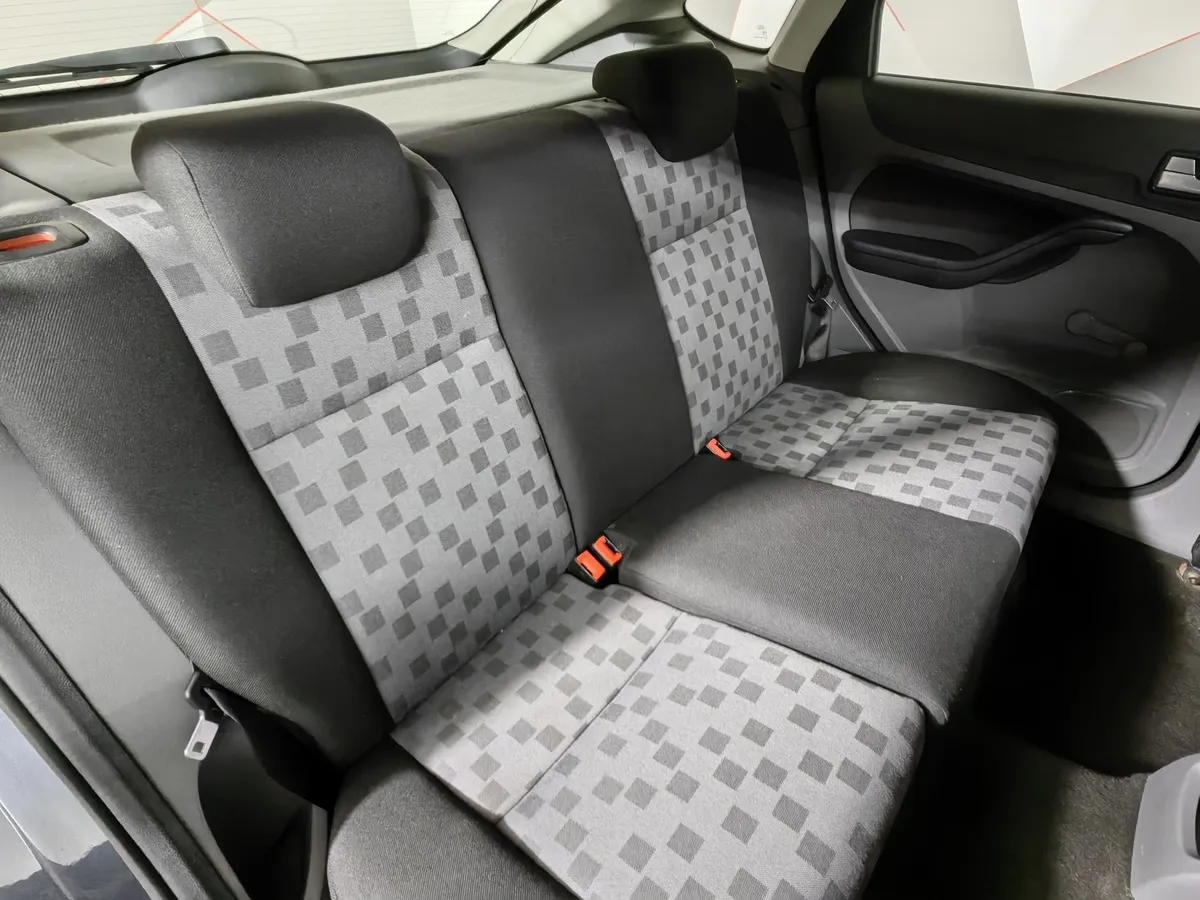 Ford Focus 1.8 MT (125 л.с.) Comfort Серый в АВИЛОН. Слайд №16