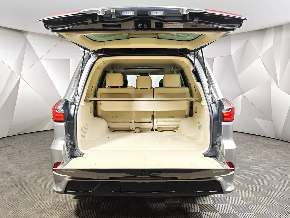 Lexus LX 570 AT (367 л.с.) Серый в АВИЛОН. Слайд №12