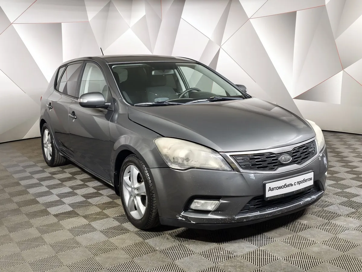 Kia Ceed 1.6 MT (129 л.с.) Comfort Серебристый в АВИЛОН. Слайд №3