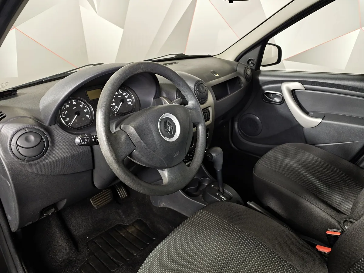 Renault Logan 1.6 AT (102 л.с.) Черный в АВИЛОН. Слайд №19