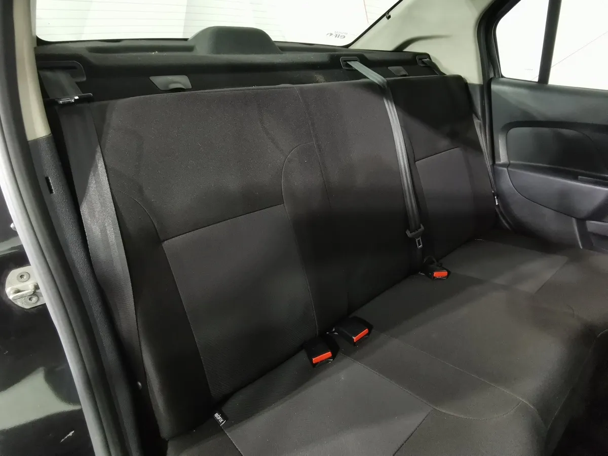 Renault Logan 1.6 MT (82 л.с.) Черный в АВИЛОН. Слайд №16
