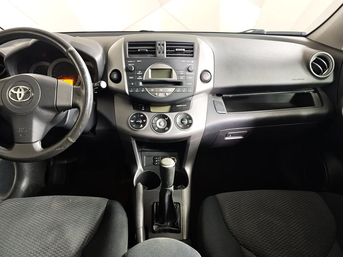 Toyota RAV4 2.0 MT (152 л.с.) Серый в АВИЛОН. Слайд №12