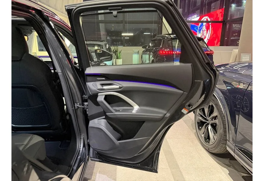 Audi Q5 2.0 TFSI S tronic quattro (272 л.с.) Серый в АВИЛОН. Слайд №13