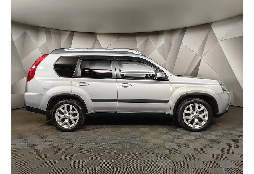 Nissan X-Trail 2.5 CVT AWD (171 л.с.) LE Top Серебристый в АВИЛОН. Слайд №4