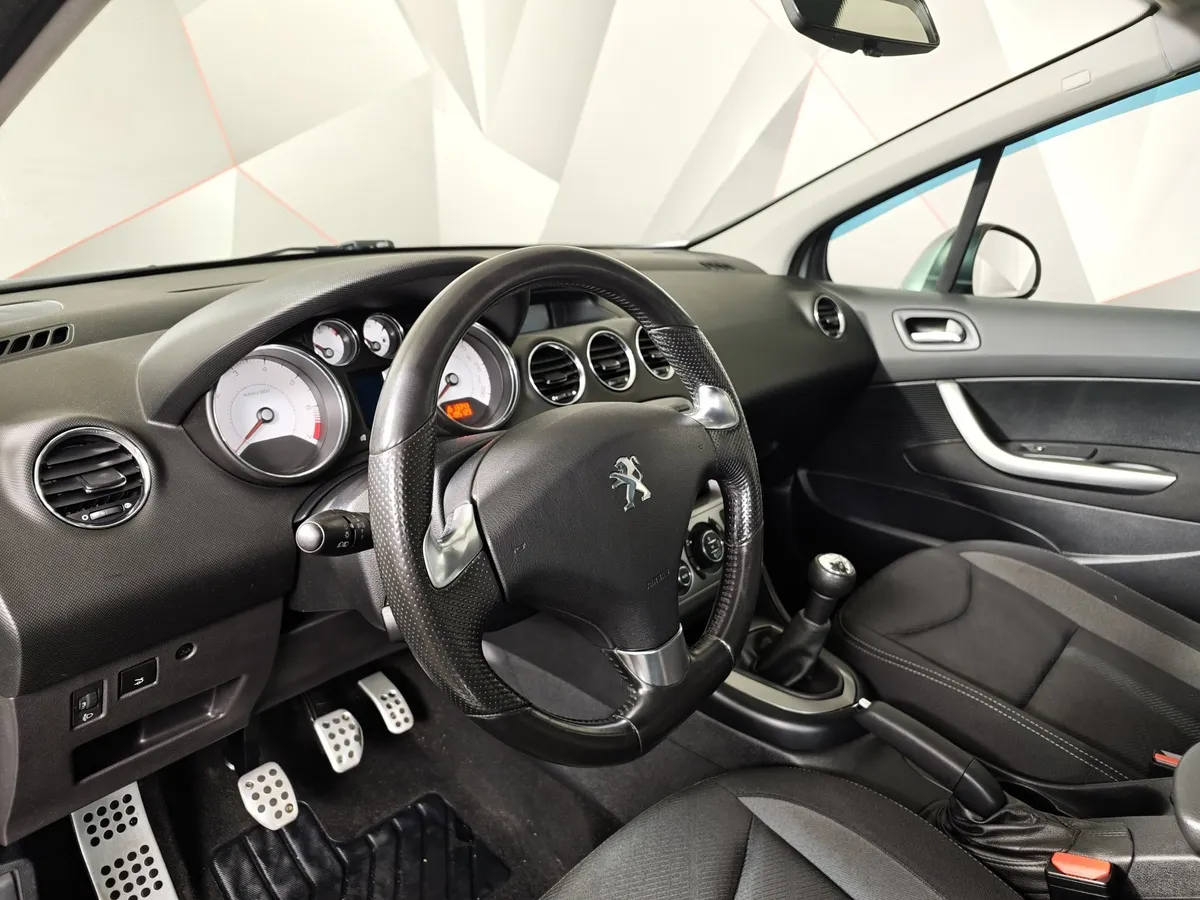 Peugeot 408 1.6 MT (115 л.с.) Active Серебристый в АВИЛОН. Слайд №17