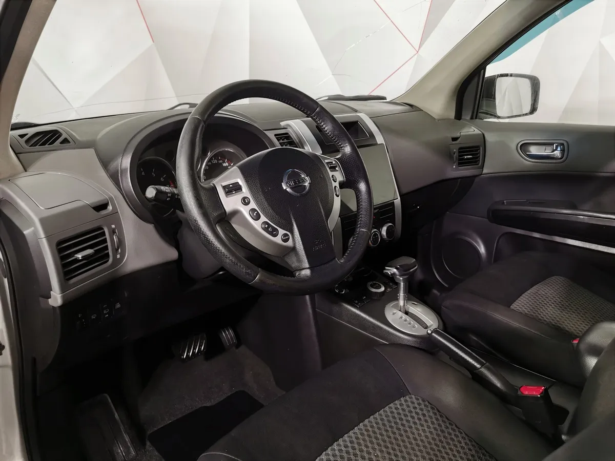 Nissan X-Trail 2.0 CVT AWD (141 л.с.) Серебристый в АВИЛОН. Слайд №16